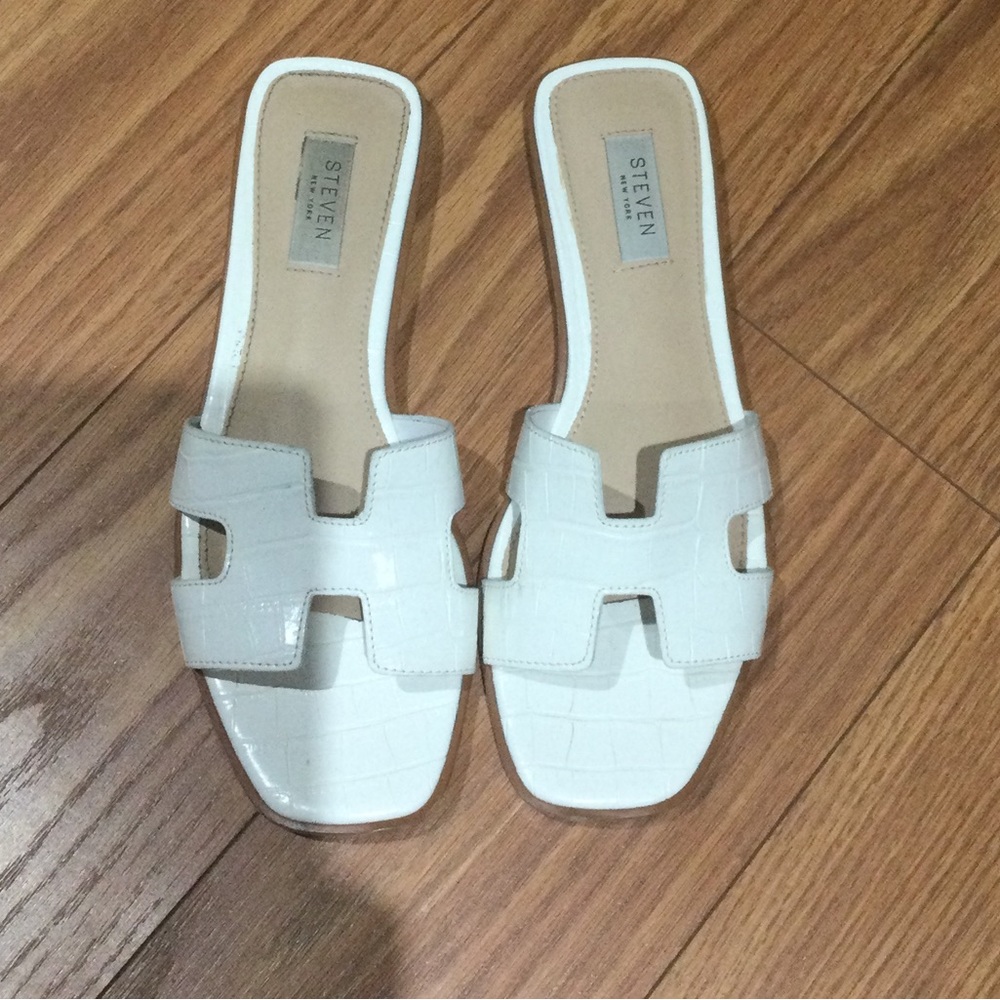 H band slides by Steve Madden. EUC. Size 8